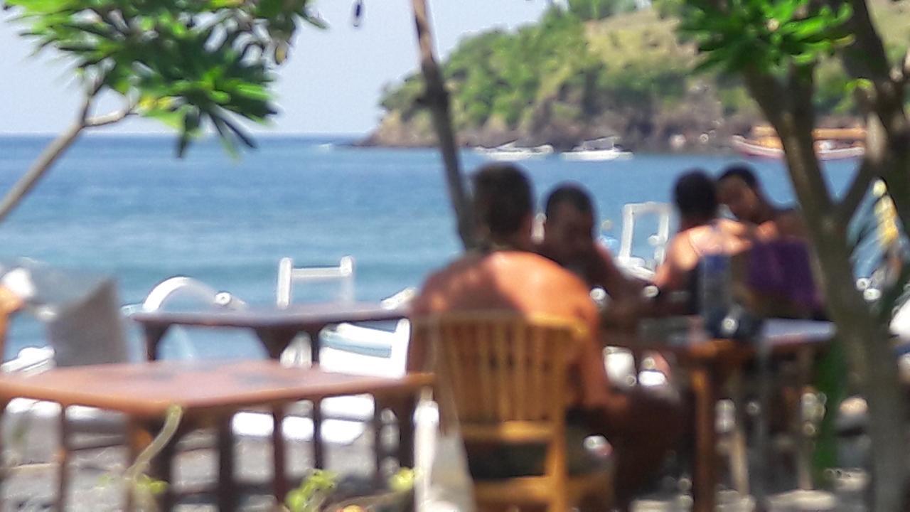 Warung Pantai Bungalows 아메드 외부 사진